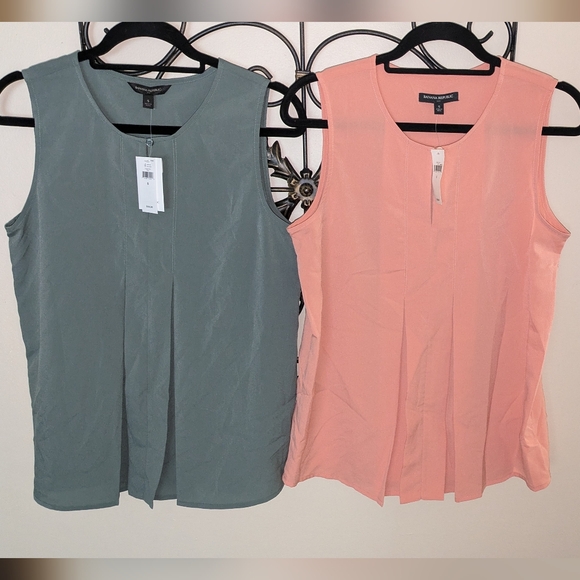 Banana Republic Tops - ❤️CLEARANCE❤️ 2 Banana Republic Tops